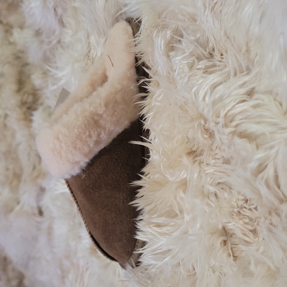 Pawz by bearpaw slipper (Brand new never worn)